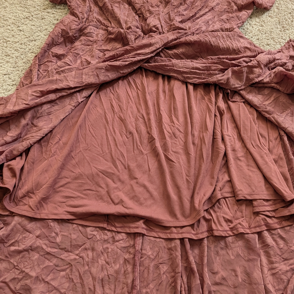 Torrid Pink Floral Burnout Jacquard Wrap Midi Dress Size 3 - Picture 11 of 16